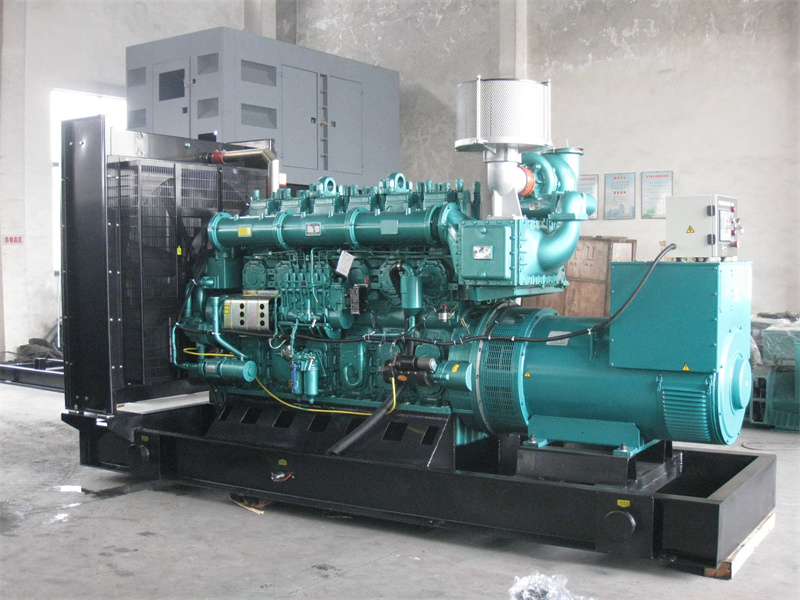 新洲200KW 柴油发电机的油耗是多少？